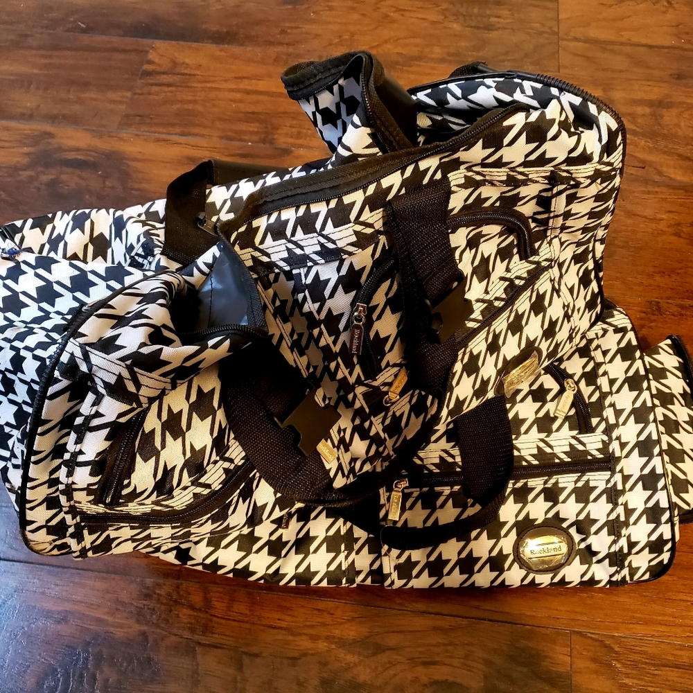 Set of 2 Rockland 22" rolling duffel bags